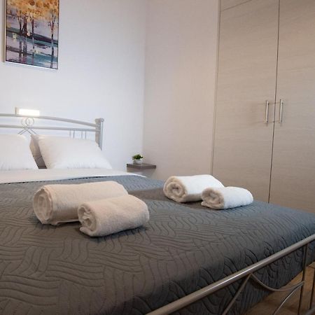 Salty Alley Seaside Apartment Rethymno Esterno foto