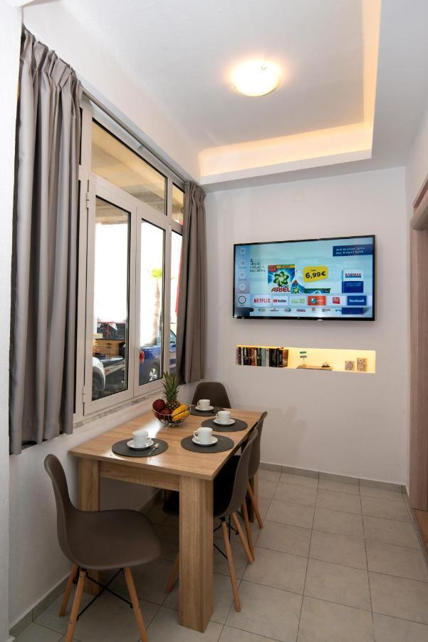 Salty Alley Seaside Apartment Rethymno Esterno foto