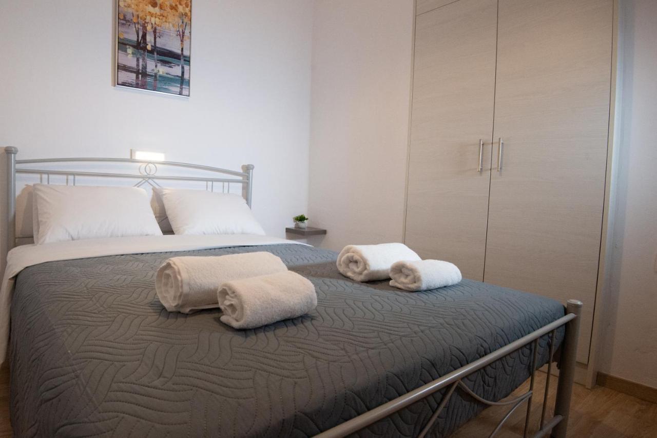 Salty Alley Seaside Apartment Rethymno Esterno foto